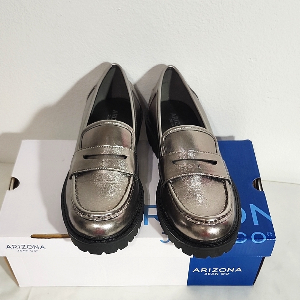 Arizona Jean Company Women's Pewter Silver Loafers